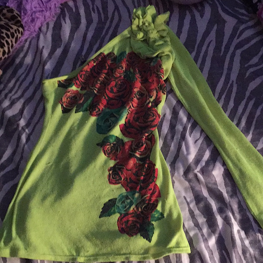 One sleeve lime green light sweaterWith Red roses